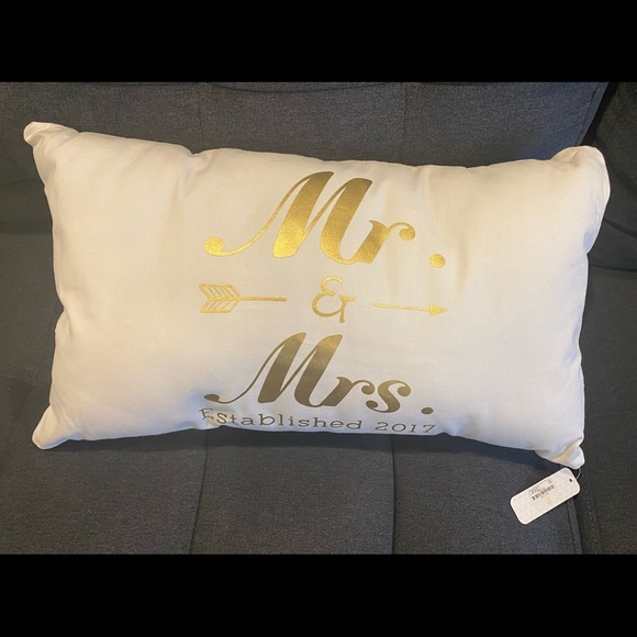 NEW WITH TAGS WEDDING PILLOW - Picture 3 of 5